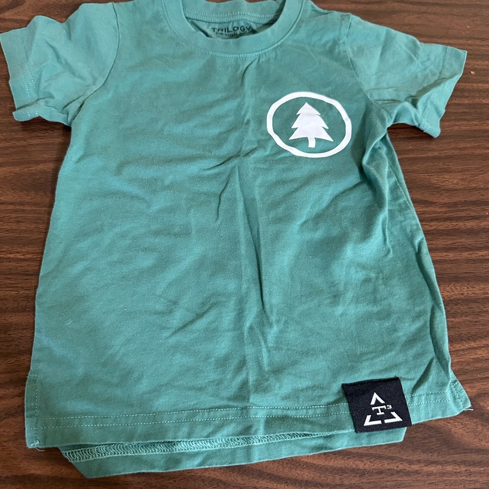 TRILOGY Green Holiday Tee 3T